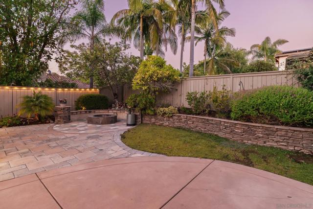 6393 Paseo Aspada, Carlsbad CA: https://media.crmls.org/mediaz/fa314e6f-4763-411b-85c7-f6f618627a07.jpg
