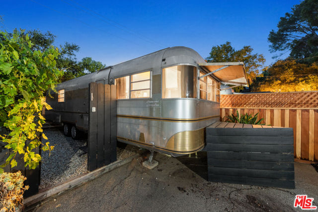 272 N Topanga Canyon Boulevard, Topanga CA: https://media.crmls.org/mediaz/fa316813-ca19-402f-b612-b71660de072f.jpg