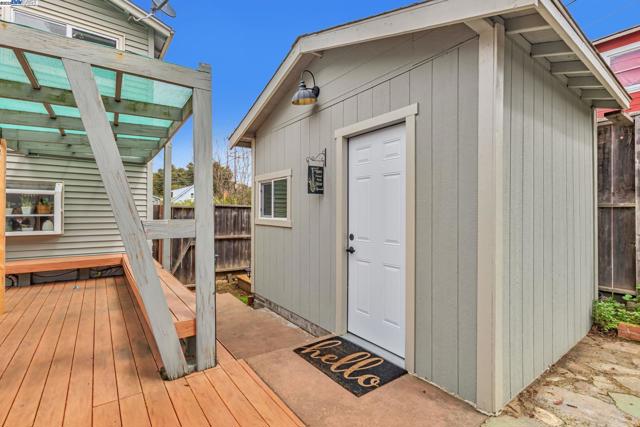 2019 E St, Hayward CA: https://media.crmls.org/mediaz/fa31dce4-b180-4df5-b7ae-f3b38421de55.jpg