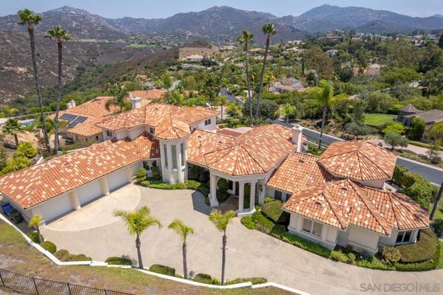 13388 Highlands Ranch Rd, Poway CA: https://media.crmls.org/mediaz/fa320eea-306e-4293-bb18-8328bf82c767.jpg