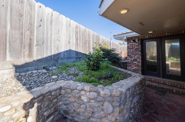 1527 Atherton Way, Salinas CA: https://media.crmls.org/mediaz/fa324240-321a-4d8a-a599-dd6f35d8f38e.jpg