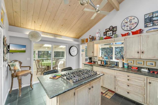 6 Stratford Place, Monterey CA: https://media.crmls.org/mediaz/fa3266d0-195e-4e8d-abbc-e27af1685236.jpg