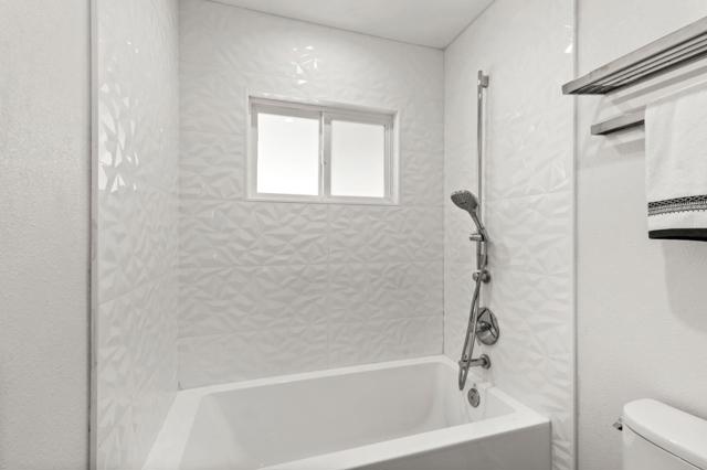 990 Rose Avenue, Mountain View CA: https://media.crmls.org/mediaz/fa3271c0-7706-49aa-bfe9-ce3743a7152a.jpg