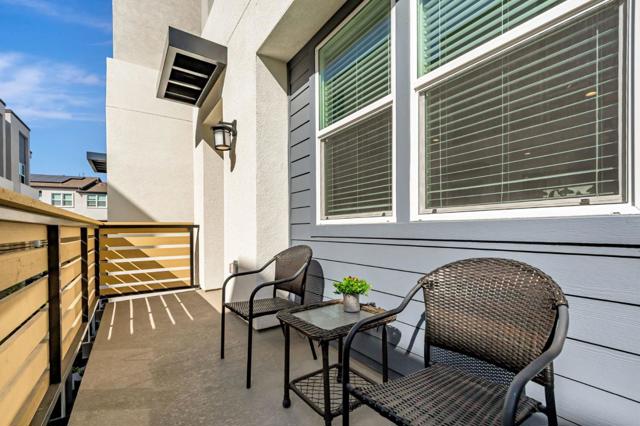1809 Joshua Tree Circle, Milpitas CA: https://media.crmls.org/mediaz/fa32c36a-1e8c-446d-9dd2-121bbec476da.jpg