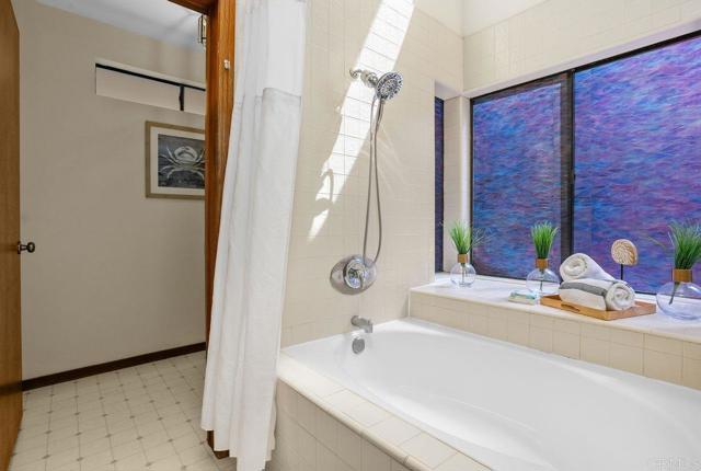 Detail Gallery Image 14 of 35 For 801 Kalpati Cir #B,  Carlsbad,  CA 92008 - 2 Beds | 2 Baths