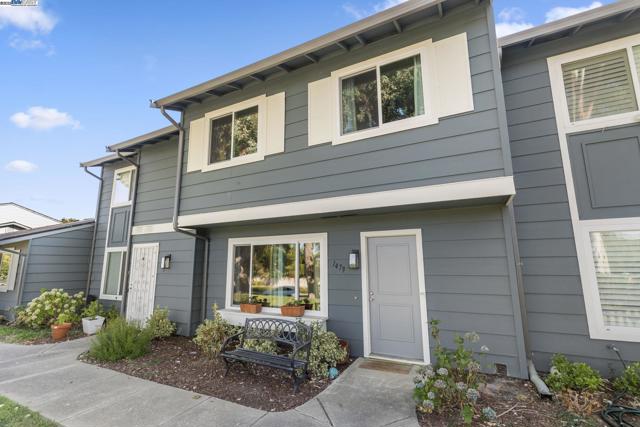1479 Spring Valley Cmn, Livermore CA: https://media.crmls.org/mediaz/fa348f01-fc04-4ba1-a88c-849f1d62e2b5.jpg