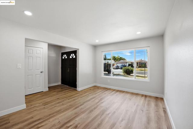 96 Coral Ln, Suisun City CA: https://media.crmls.org/mediaz/fa353bef-f2da-482a-b1b3-d7748815b240.jpg
