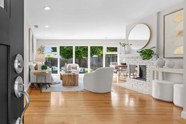 776 Pineview Drive, San Jose CA: https://media.crmls.org/mediaz/fa364baf-8a4b-4acb-aaba-c1f390654bcd.jpg