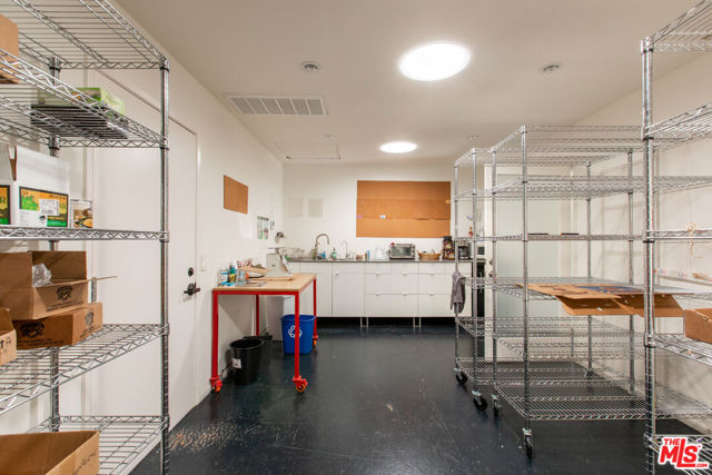 12906 Venice Boulevard, Los Angeles CA: https://media.crmls.org/mediaz/fa369f81-1586-4851-ba35-9b642070c859.jpg