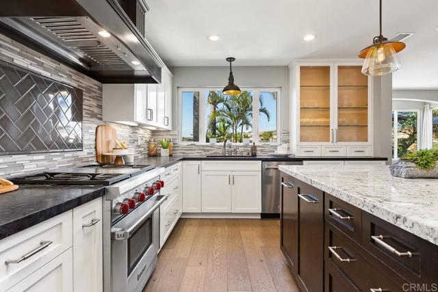 Detail Gallery Image 10 of 44 For 13822 Camino Del Suelo, San Diego,  CA 92129 - 4 Beds | 3 Baths