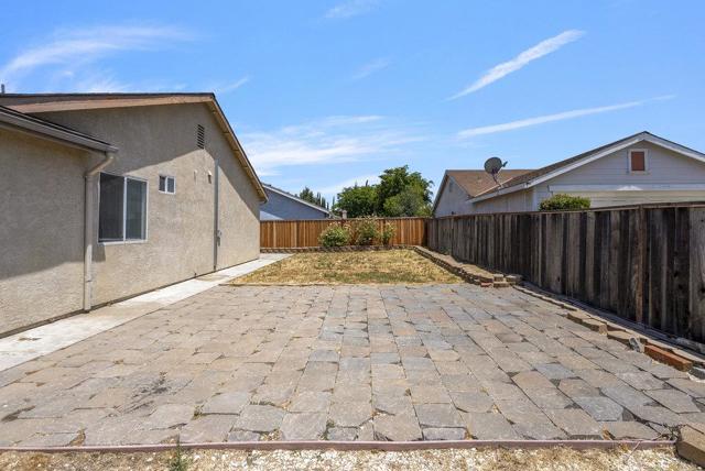 2301 Valley View Road, Hollister CA: https://media.crmls.org/mediaz/fa389d2c-238f-4c8b-863e-61b48d1a0b3c.jpg