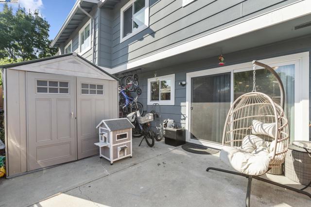 1479 Spring Valley Cmn, Livermore CA: https://media.crmls.org/mediaz/fa38fe27-5dac-4ae4-bc8f-2daf6dea3e3d.jpg