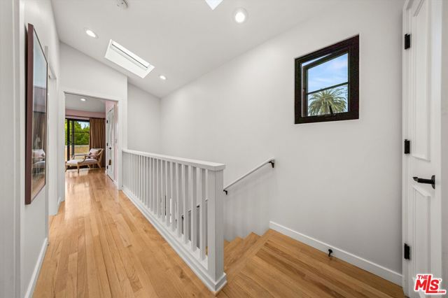305 E Islay Street, Santa Barbara CA: https://media.crmls.org/mediaz/fa3a04c9-83f1-4e1e-aefc-3b5d1ecf7c84.jpg