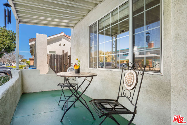 8740 La Salle Avenue, Los Angeles CA: https://media.crmls.org/mediaz/fa3c528a-d281-419b-937c-630e7bfc7968.jpg