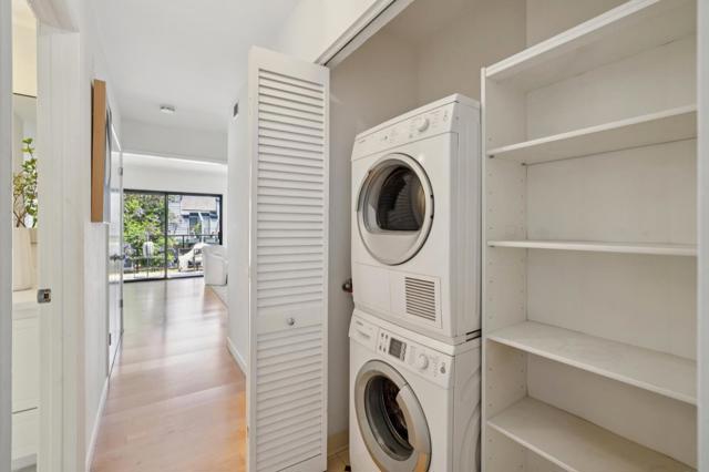 905 W Middlefield Road, Mountain View CA: https://media.crmls.org/mediaz/fa3c8b56-e795-41a9-b8ac-e9dc71e7aa02.jpg
