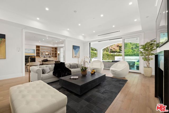 Image 10 of 42 For 722 Camden Drive