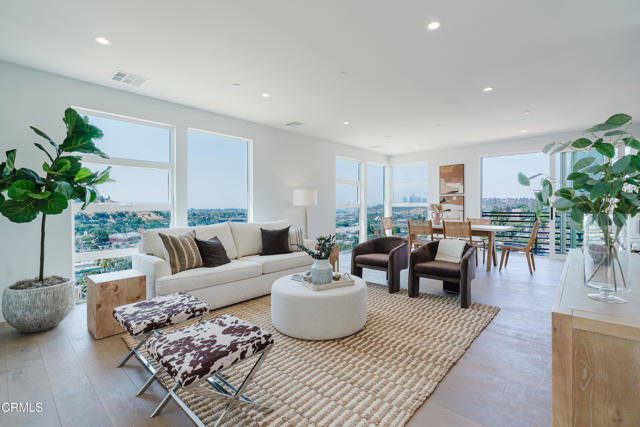 3870 W Point Drive, Los Angeles CA: https://media.crmls.org/mediaz/fa3cd119-a73f-458a-8346-c8a34514643e.jpg
