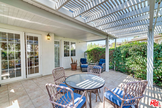 1008 Harbor Crossing Lane, Marina del Rey CA: https://media.crmls.org/mediaz/fa3ce9fe-0707-4aa9-aeaa-8facc6c68630.jpg