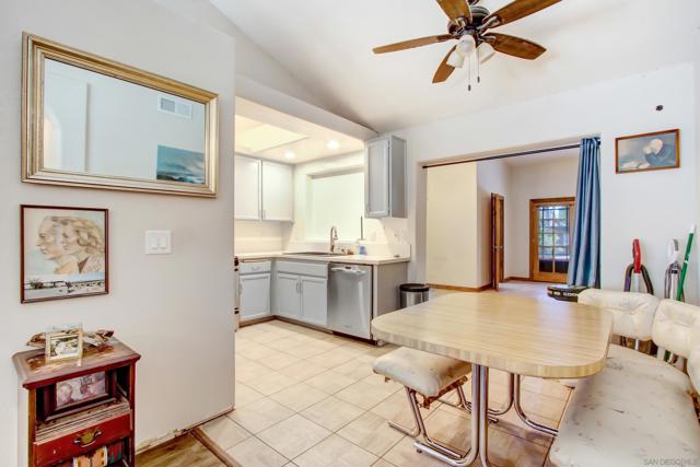 30485 Anaconda Ct, Temecula CA: https://media.crmls.org/mediaz/fa3d17c8-b001-49f0-aa9a-15289255bfa7.jpg
