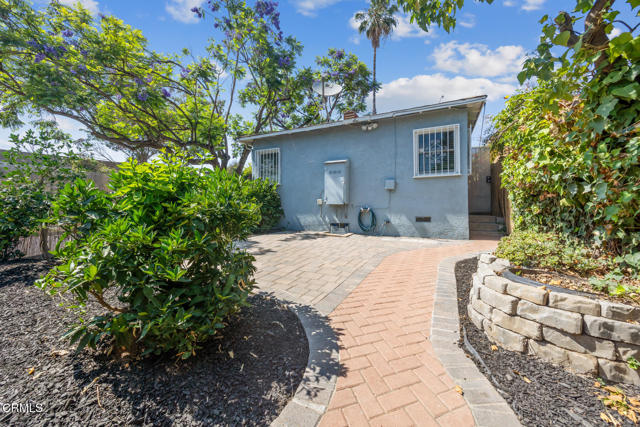 1268 Mentone Avenue, Pasadena CA: https://media.crmls.org/mediaz/fa3d3c9d-d15b-4daa-9efd-7fb6472fb386.jpg
