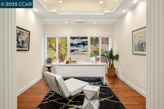 6585 Swainland Rd, Oakland CA: https://media.crmls.org/mediaz/fa3d4767-b355-468f-bebf-9b19107e6db3.jpg