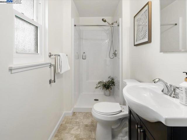 4311 Circle Ave, Castro Valley CA: https://media.crmls.org/mediaz/fa3da331-4274-4033-b1be-46840c1c9f0f.jpg