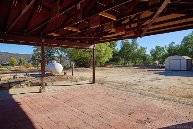 6185 Alpine Blvd, Alpine CA: https://media.crmls.org/mediaz/fa3dc8ad-9a12-4e76-ada2-2224173f79f4.jpg