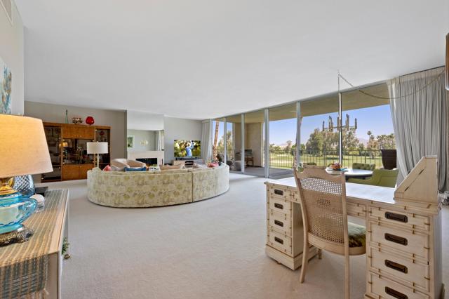 900 Island Drive, Rancho Mirage CA: https://media.crmls.org/mediaz/fa3e54db-a465-4d30-8769-e2f05bee0f52.jpg
