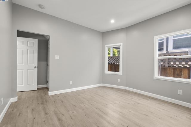 193 W Macarthur Blvd, Oakland CA: https://media.crmls.org/mediaz/fa3e96e5-e350-4990-8829-d532ac2be326.jpg