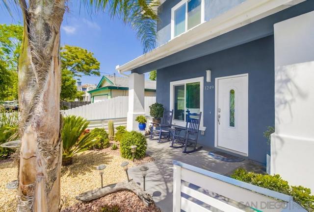 1249 12Th, Imperial Beach CA: https://media.crmls.org/mediaz/fa3ebd93-70e2-4852-9bde-371e6298cc45.jpg