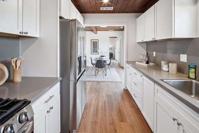 613 Payne Dr, Richmond CA: https://media.crmls.org/mediaz/fa40096c-8fdc-40d3-a91d-927292b3c34f.jpg