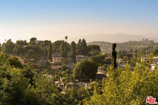 3130 Isabel, Los Angeles CA: https://media.crmls.org/mediaz/fa40c5d0-cb87-4682-bfc8-b5316da0b19c.jpg