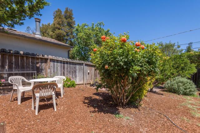 831 Canyon Road, Redwood City CA: https://media.crmls.org/mediaz/fa40d027-f2d1-476c-881f-84f2aab24af6.jpg
