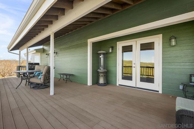 16690 Iron Springs Rd, Julian CA: https://media.crmls.org/mediaz/fa40dc86-a6ac-4b20-af27-61fbbdf5f297.jpg