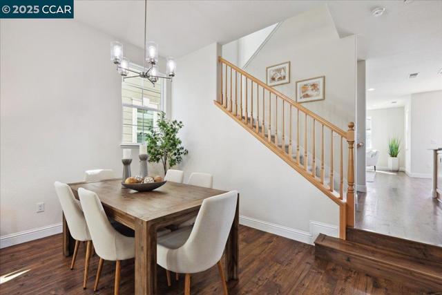 38 Citron Knoll, Orinda CA: https://media.crmls.org/mediaz/fa40e6f9-2707-42a2-85a3-1ae4fe09bba5.jpg