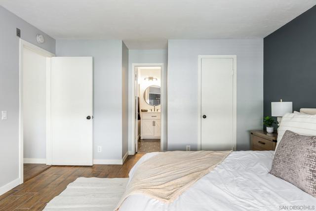 2727 Morena Blvd, San Diego CA: https://media.crmls.org/mediaz/fa41d635-c92d-486d-ba47-b570766e4e23.jpg