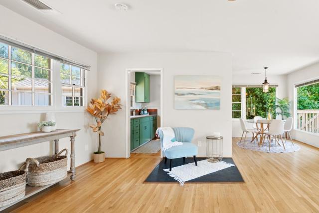 206 Bayview Court, Aptos CA: https://media.crmls.org/mediaz/fa426b90-abec-4e4a-bce7-dba0ad040450.jpg