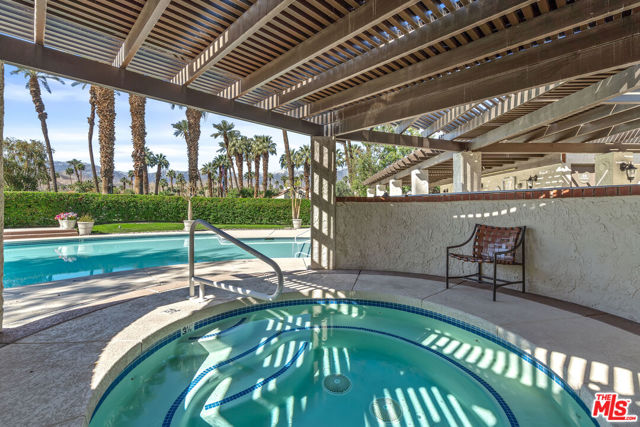 62 Calle Solano, Rancho Mirage CA: https://media.crmls.org/mediaz/fa42f9a4-4301-49e9-9db6-72c0ec10098a.jpg
