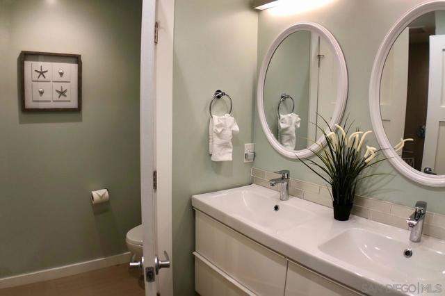 2005 Costa Del Mar Rd, Carlsbad CA: https://media.crmls.org/mediaz/fa43140f-9ee0-43c3-b11e-722f9434fe66.jpg