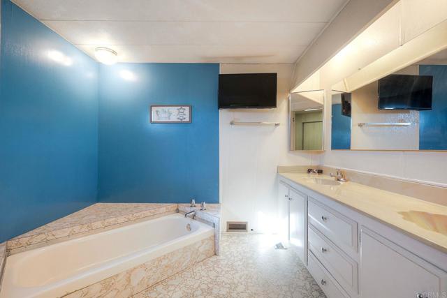 Detail Gallery Image 23 of 39 For 2280 E Valley Pkwy #79,  Escondido,  CA 92027 - 2 Beds | 2 Baths