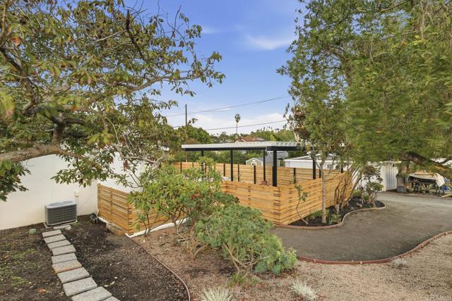 Detail Gallery Image 33 of 43 For 1019 Torole Cir, Vista,  CA 92084 - 3 Beds | 2 Baths