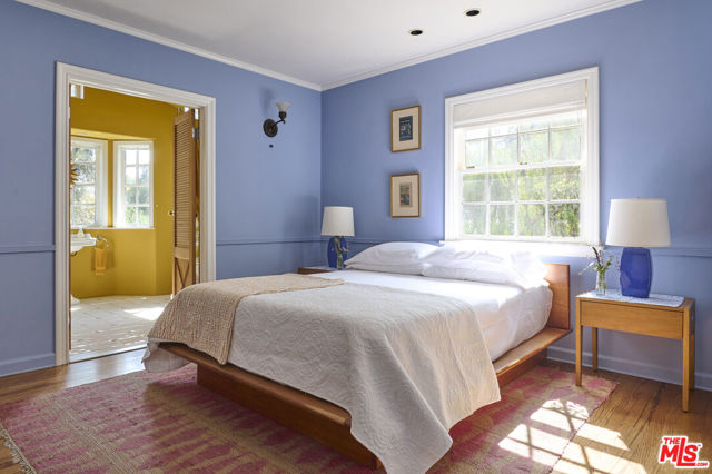 5105 Morella Avenue, Valley Village CA: https://media.crmls.org/mediaz/fa440911-0a03-4b4d-9aff-030bc705adf7.jpg