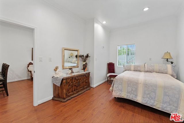 1430 N Dominion Avenue, Pasadena CA: https://media.crmls.org/mediaz/fa456fa6-6d9d-4dde-9fae-86eacb3e9888.jpg