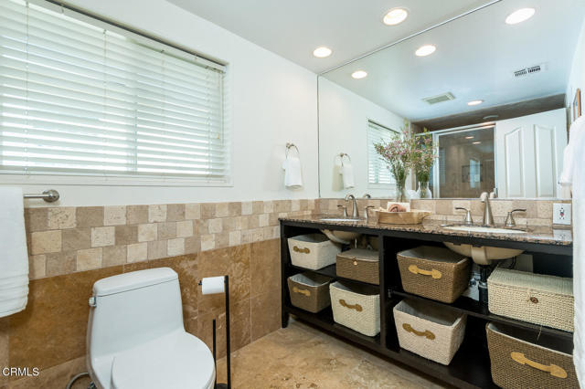 Detail Gallery Image 32 of 74 For 3550 Santa Carlotta St, Glendale,  CA 91214 - 5 Beds | 4 Baths