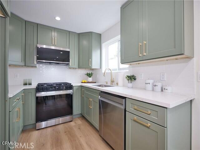 Detail Gallery Image 2 of 11 For 7219 Fallbrook Ave, West Hills,  CA 91307 - 3 Beds | 3/1 Baths