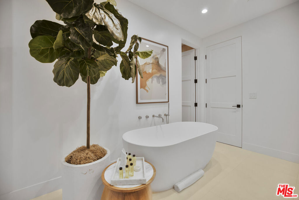 MLS #25619867 image #32