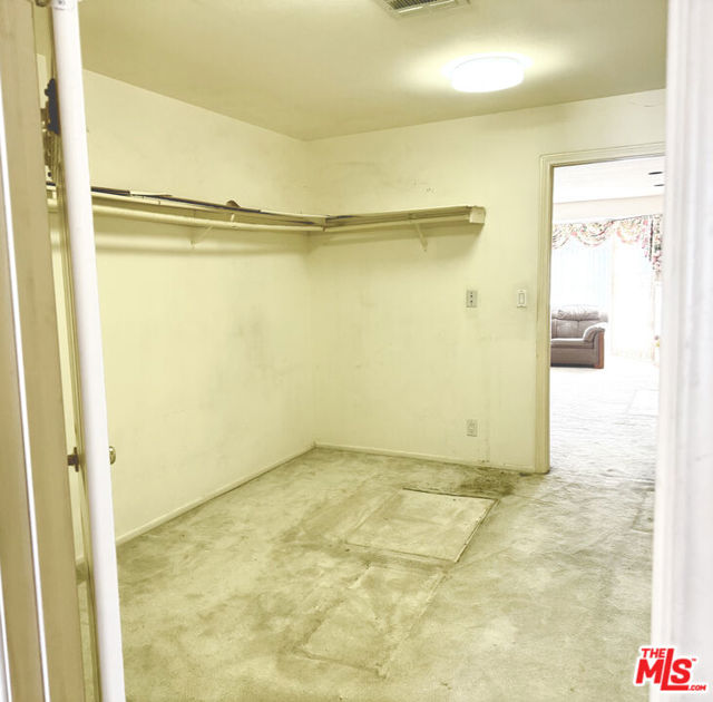 1137 Eagle Vista Drive, Los Angeles CA: https://media.crmls.org/mediaz/fa469dfe-bb0a-469a-ba59-0179791da1e9.jpg