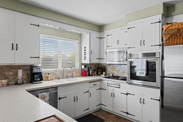 4211 Bolsa Road, Hollister CA: https://media.crmls.org/mediaz/fa4700fc-d4a8-42e2-ad8f-6a7868f0ba80.jpg