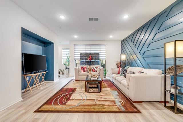 Detail Gallery Image 6 of 34 For 5261 Beachfront Cove St #174,  San Diego,  CA 92154 - 4 Beds | 3/1 Baths
