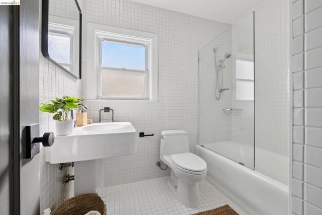 1509 Francis St, Albany CA: https://media.crmls.org/mediaz/fa4789f4-4623-427a-8c58-1ba068920212.jpg